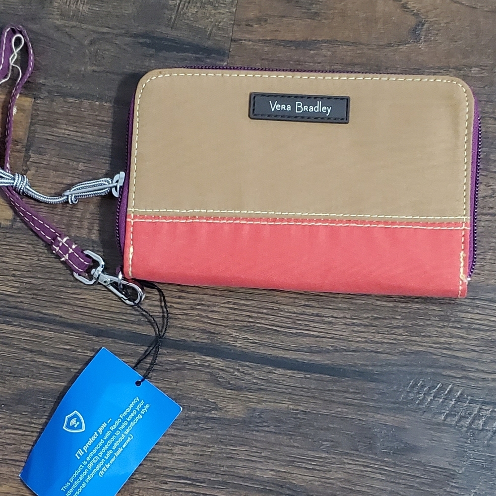 NWT Vera Bradley wristlet